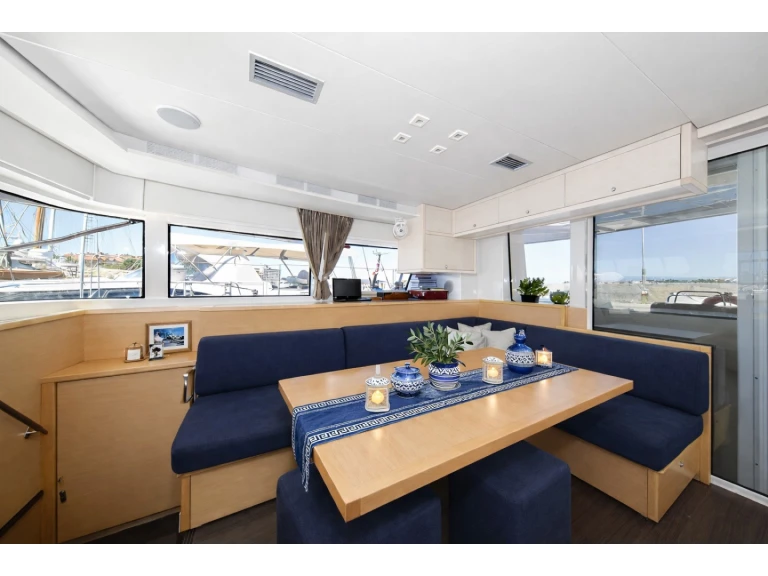 Location bateau Álimos pas cher Lagoon 52 F