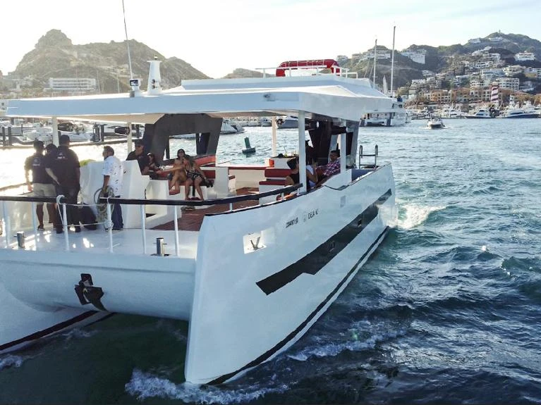 Location Catamaran Custom Made avec permis