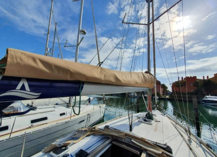 Location bateau Dufour Dufour 375 Grand Large à Puerto Sotogrande sur Samboat