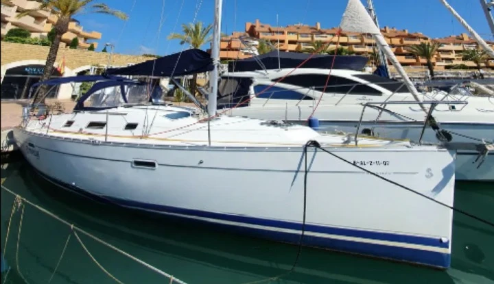 Louer Voilier avec ou sans skipper Bénéteau à Puerto Sotogrande