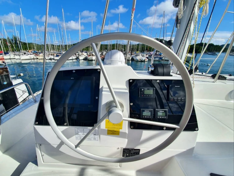 Location bateau BALI 4.6 5 CABINES NUM 5 BALI 4.6 5 CABINES NUM 5 à Le Marin sur Samboat