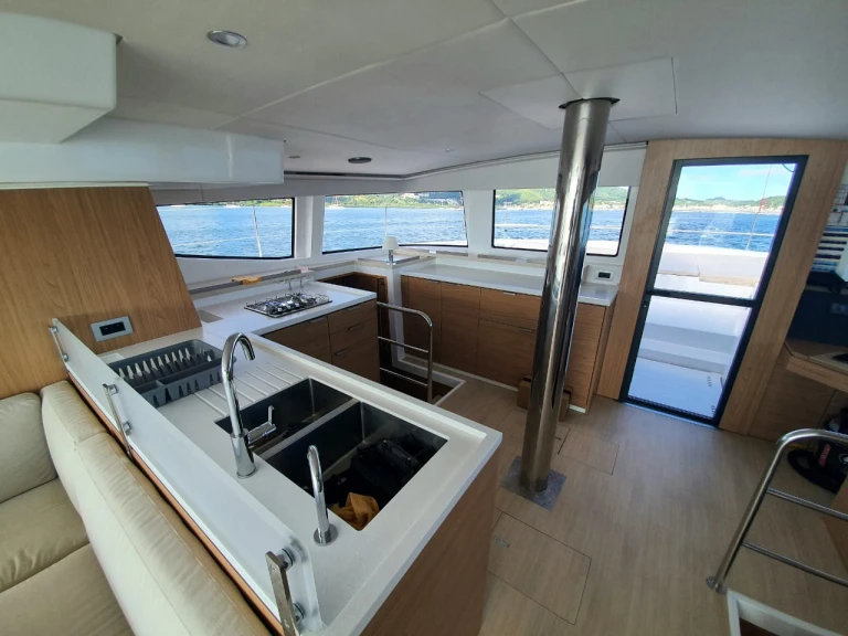 Location Catamaran BALI 4.6 5 CABINES NUM 5 avec permis