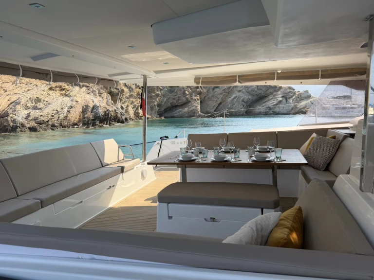 Fountaine Pajot Aura 51 a louer à Álimos