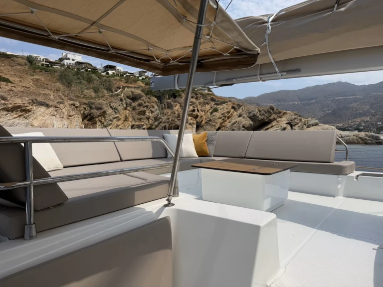 Louez un Fountaine Pajot Aura 51 à Álimos