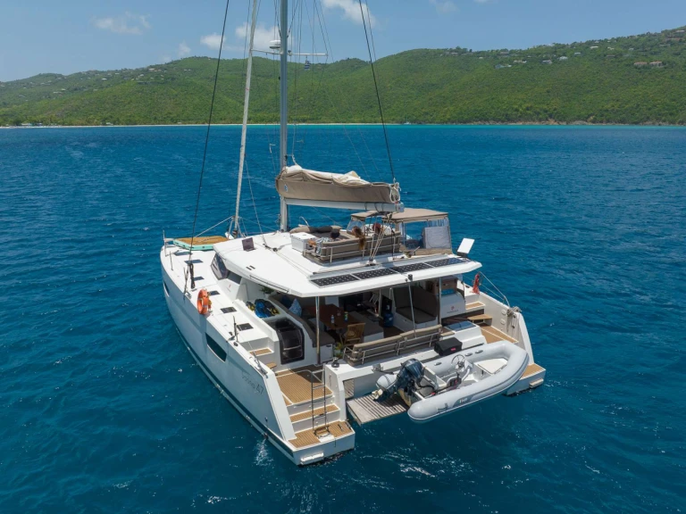 Location Yacht Fountaine Pajot avec permis