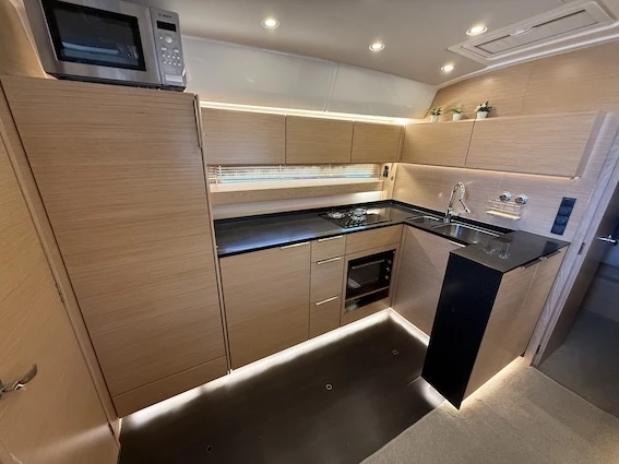 Louez un Bavaria Bavaria S45 HT à Komolac