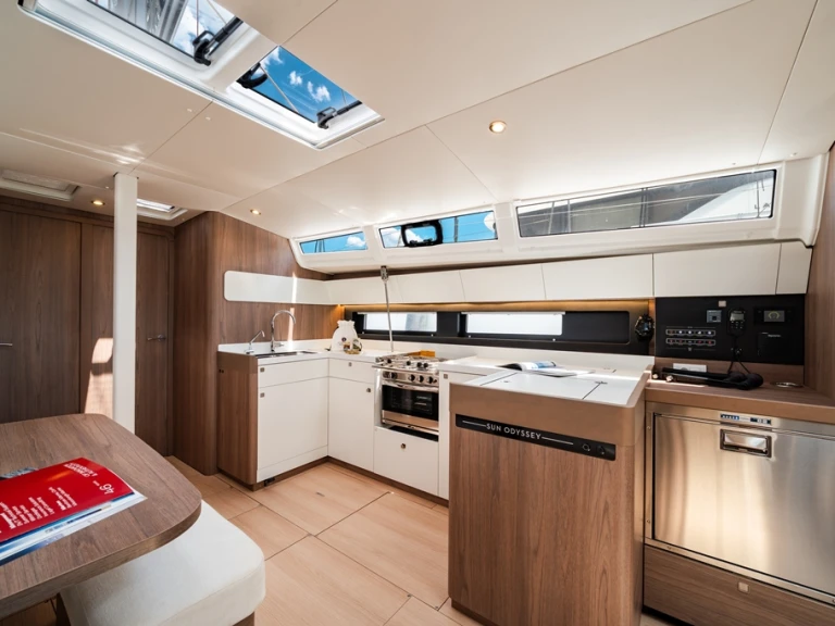 Location bateau Jeanneau Sun Odyssey 455 à Rhodes (Ville) sur Samboat