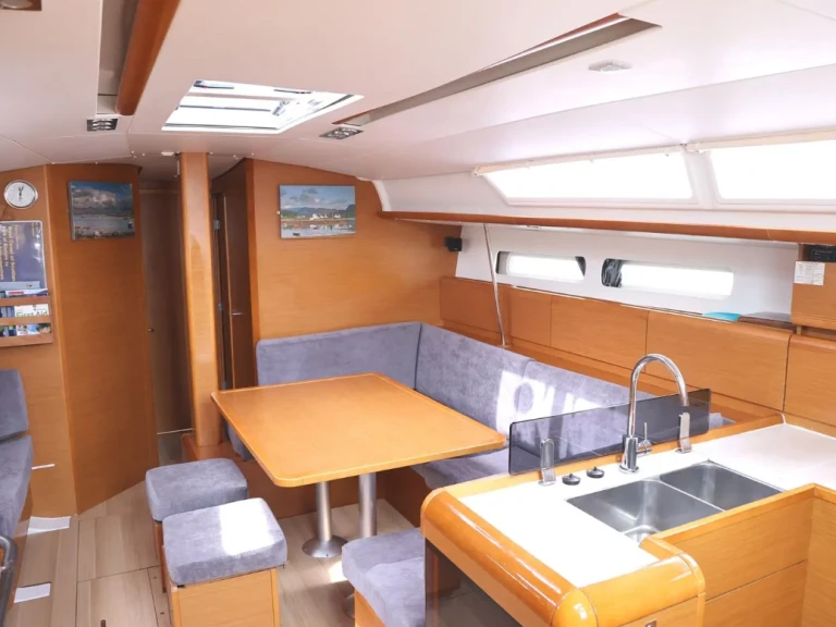 Location bateau Oban pas cher Sun Odyssey 439