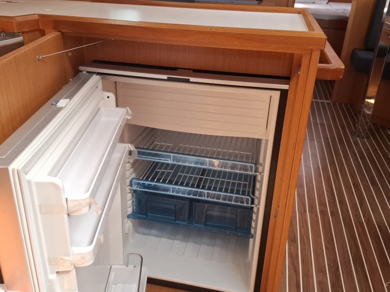Louez un Bavaria Bavaria C42 à Lefkáda