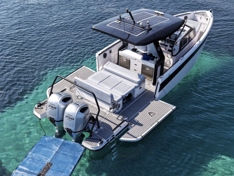 Bateau à moteur à louer à Cannigione au meilleur prix