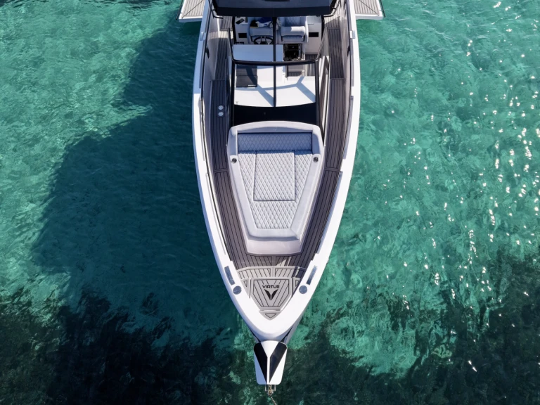 Virtue Yacht V10 Top a louer à Cannigione