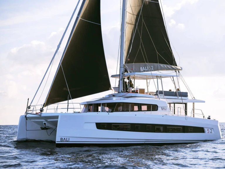 Location bateau Hyères pas cher Bali 5.2 - 4 + 1 cab.