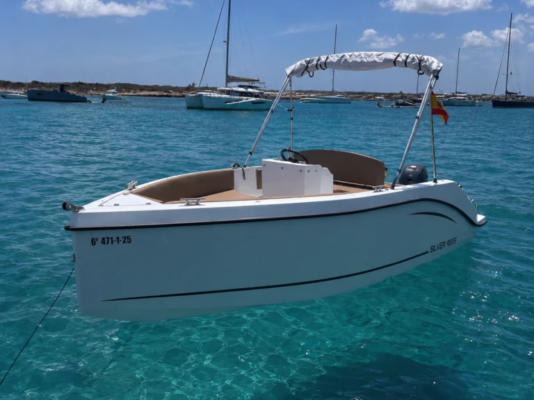 Silent Yachts 555 a louer à Club Nàutic Ca'n Picafort