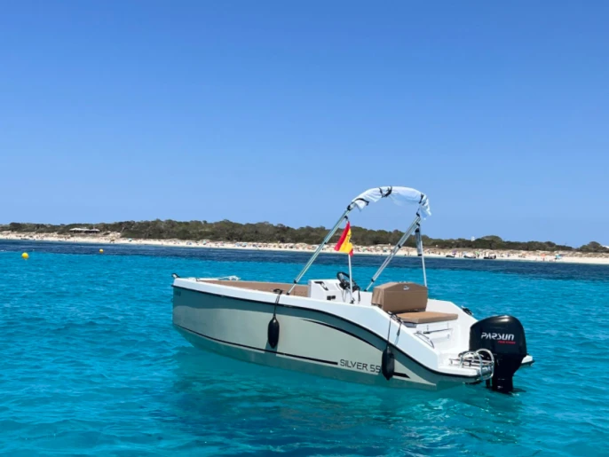 Location Bateau à moteur à Club Nàutic Ca'n Picafort - Silent Yachts 555