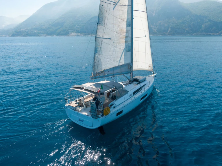 Bénéteau Oceanis 46.1 a louer à Olbia