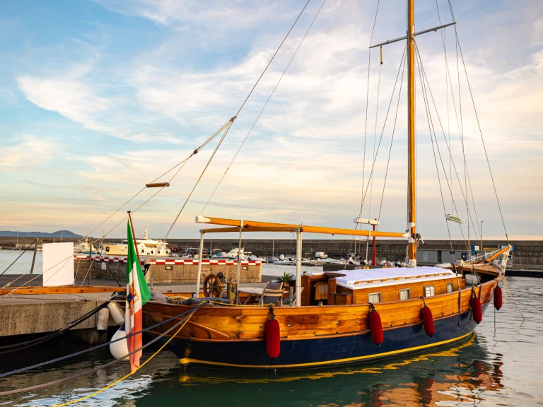 Bateau à moteur à louer à Portofino Vetta au meilleur prix