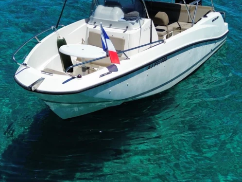 Location bateau Quicksilver Activ 505 Open à Saint-Aygulf sur Samboat
