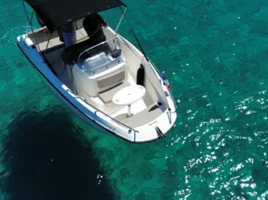 Quicksilver Activ 505 Open a louer à Saint-Aygulf