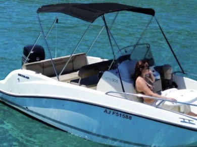 Hire a Quicksilver Activ 505 Open Saint-Aygulf