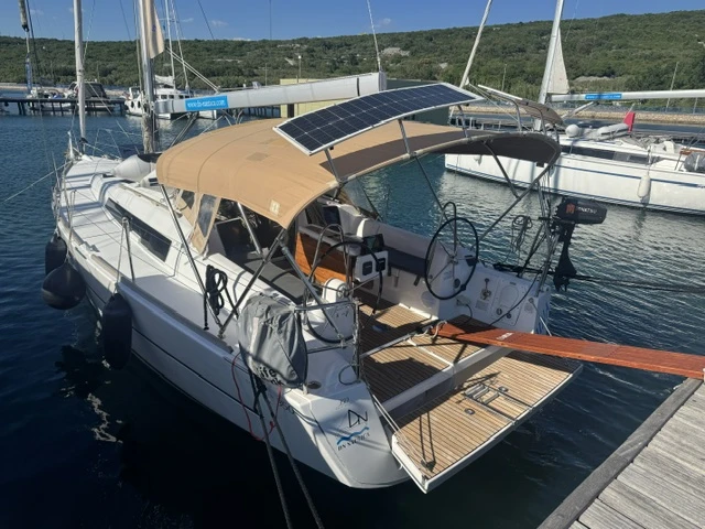 Louez un Dufour Dufour 350 Grand Large à Punat