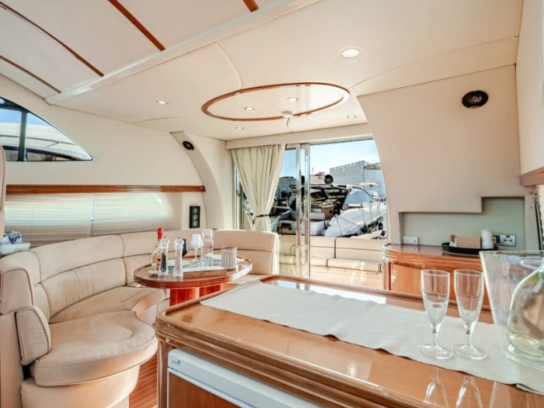 Bateau à moteur à louer à Castellammare di Stabia au meilleur prix