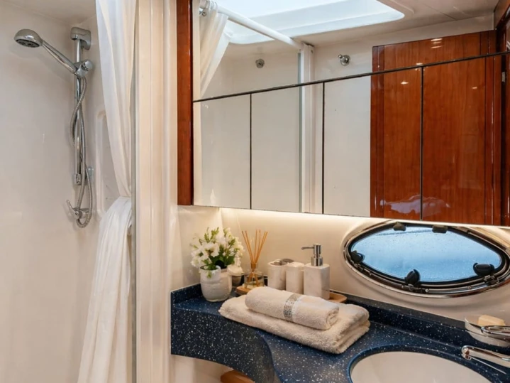 Bateau à moteur à louer à Capri Port au meilleur prix
