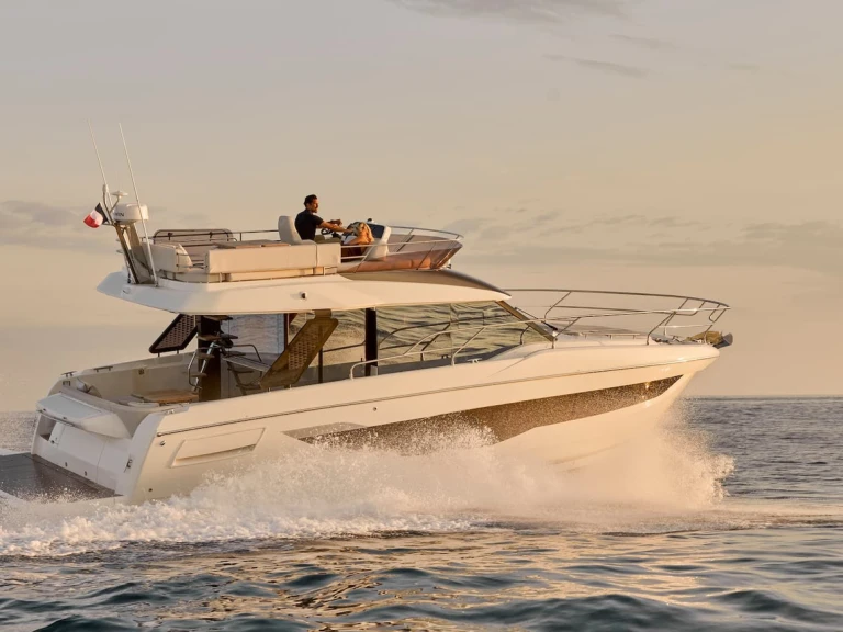 Location à Seget Donji - Prestige Yachts Prestige F4.3 sur SamBoat
