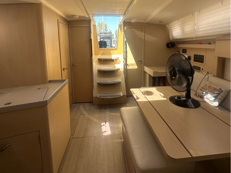 Location à Álimos - Bénéteau Oceanis 40.1 sur SamBoat