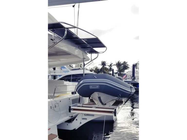 Location bateau Le Marin pas cher Lagoon 46 Luxe A/C