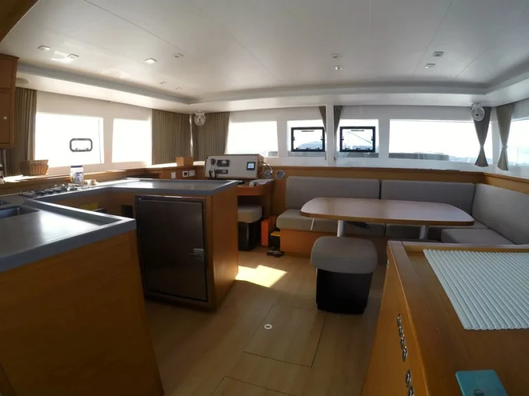 Location bateau Ribishi pas cher Lagoon 450