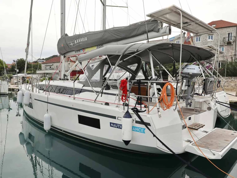 Bavaria Bavaria C42 a louer à Zadar