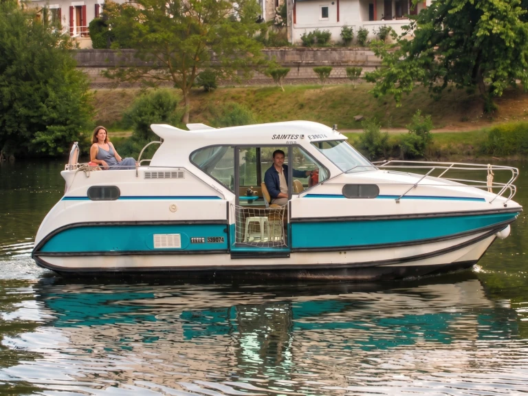 Location Bateau à moteur Nicols Yacht avec permis