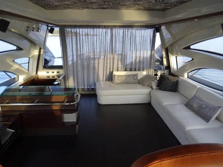 Location Yacht Azimut avec permis
