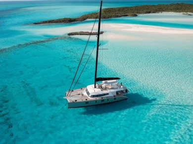 Yacht charter Bahamas cheap INDABLUE