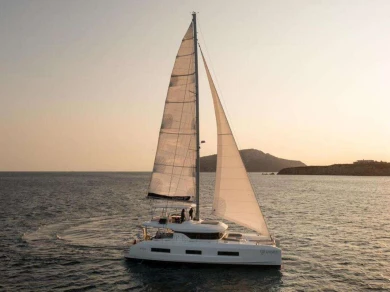 Lagoon HYDRUS in Grèce on SamBoat