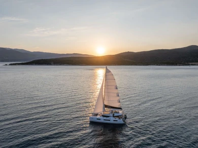 Lagoon ARANEL jednotlivci a charterové společnosti v Athènes