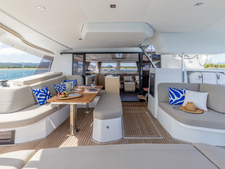 Location Catamaran Fountaine Pajot avec permis