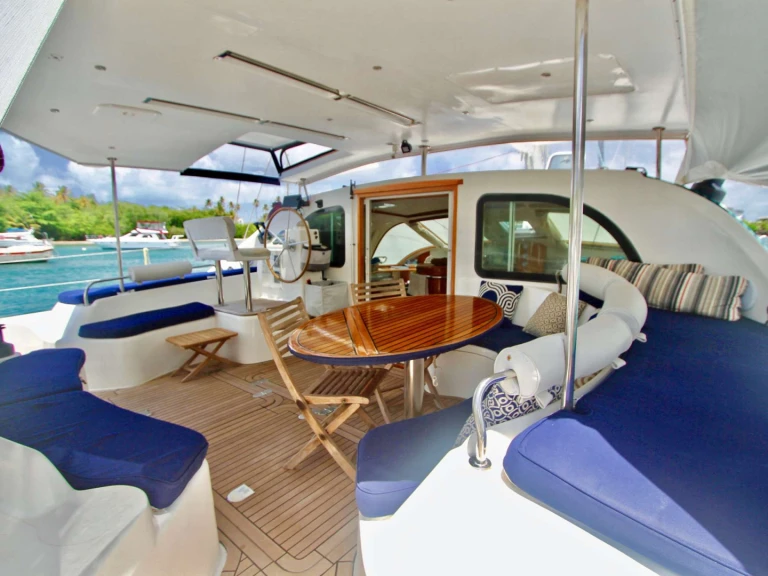 Louer Yacht avec ou sans skipper PRIVILEGE ALLIAURA MARINE GROUP à Caraïbes
