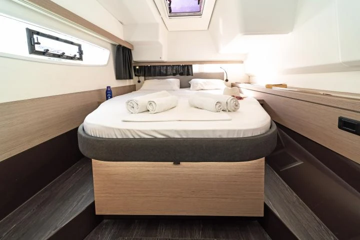 Fountaine Pajot Lucia 40 a louer à Villefranche-sur-Mer