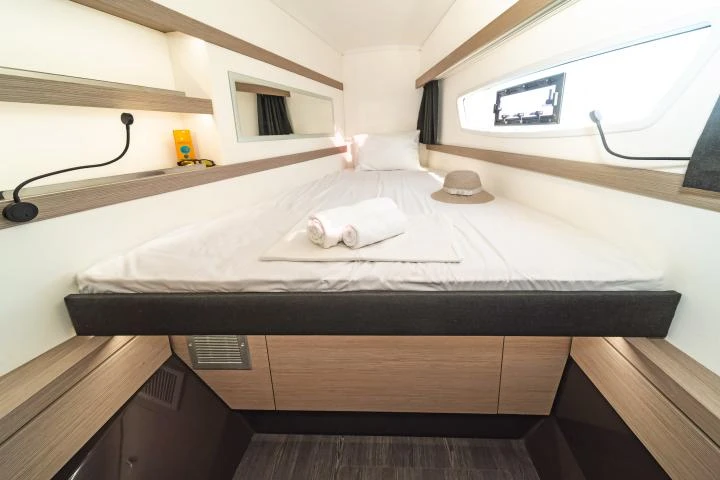 Location bateau Villefranche-sur-Mer pas cher Lucia 40