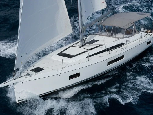 Location bateau Bénéteau Oceanis 51.1 à Nikiána sur Samboat