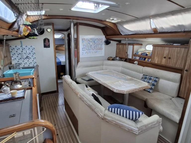 Location à Le Marin - Jeanneau Sun Odyssey 42.2 sur SamBoat