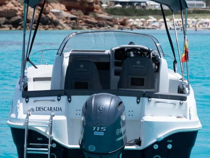 Location Bateau à moteur Jeanneau avec permis
