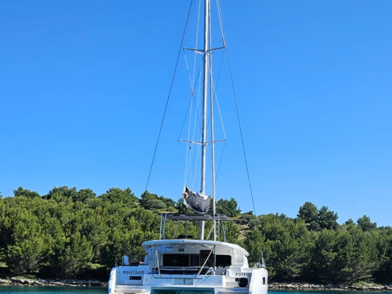 Catamaran à louer à Rogoznica au meilleur prix