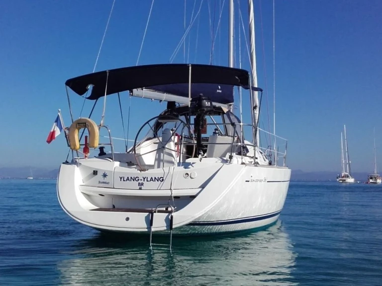 Louez un Jeanneau Sun Odyssey 36i à Saint-Mandrier-sur-Mer