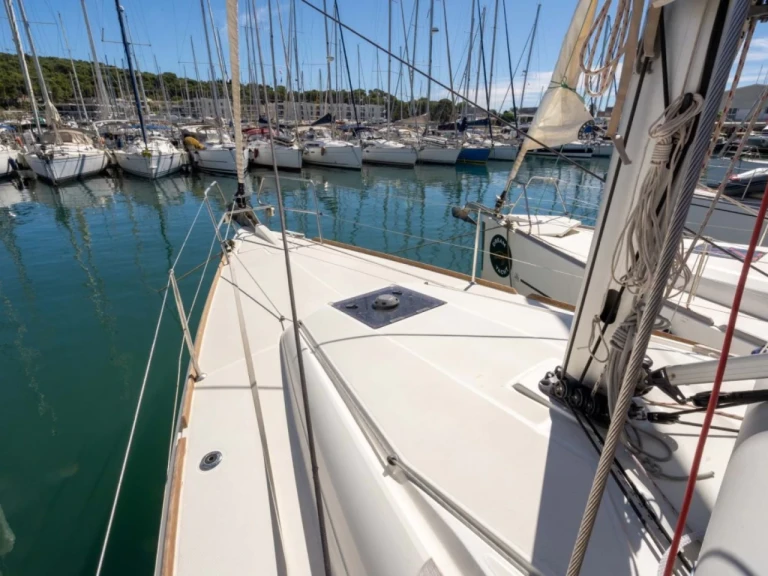 Jeanneau Sun Odyssey 389 (2019)  Jeanneau Sun Odyssey 389 (2019)  a louer à Marseille