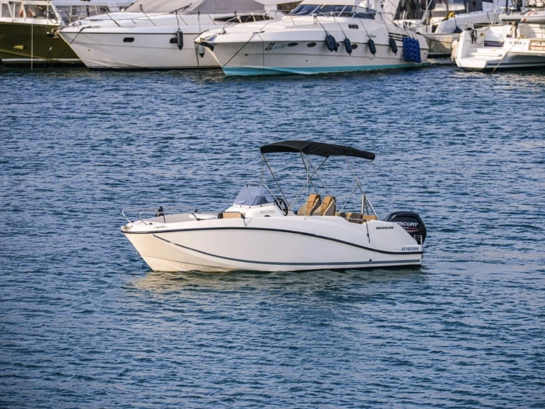 Bateau à moteur à louer à Marseille au meilleur prix