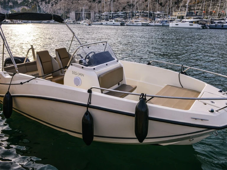 Quicksilver Activ 555 Open a louer à Marseille