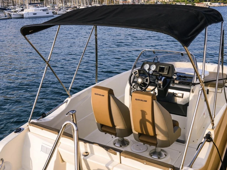 Location bateau Marseille pas cher Activ 555 Open