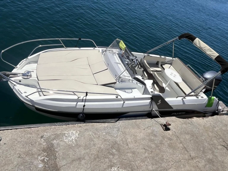 Bateau à moteur à louer à Marseille au meilleur prix